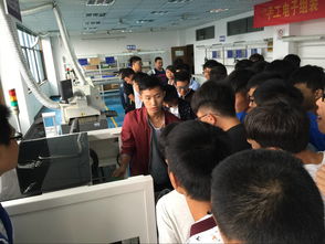 參觀電子產品教學工廠 探索人工智能基礎軟件開發實踐